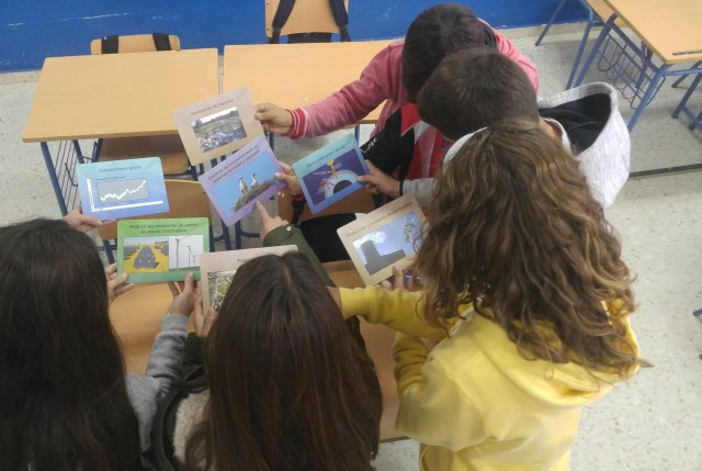 Trabja en grupo pequeño alumnado